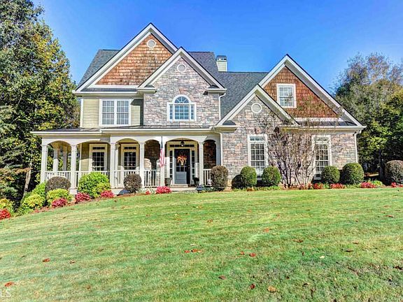 2nd image of 556 Richmond Pl