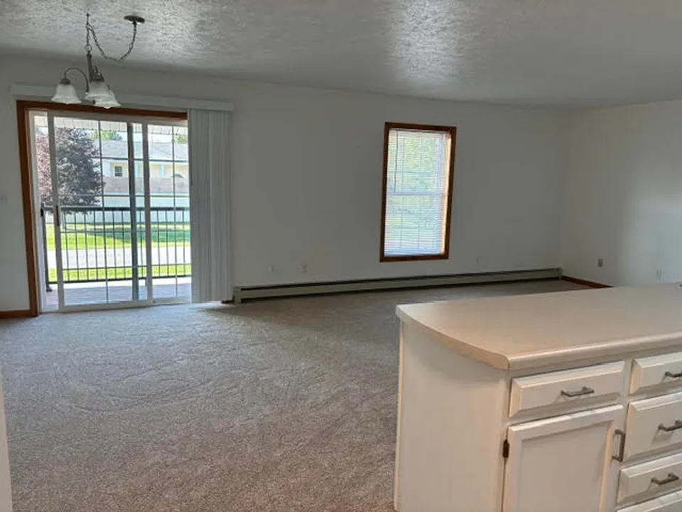 820 W 28th Ave