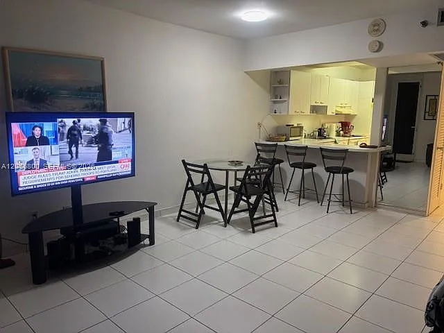 The Decoplage Condo — Photo 4