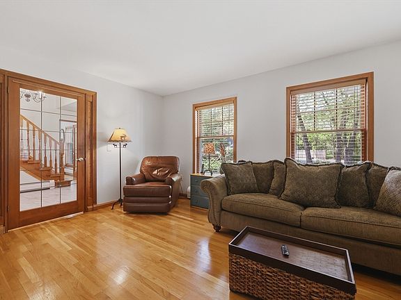 5th image of 459 North St