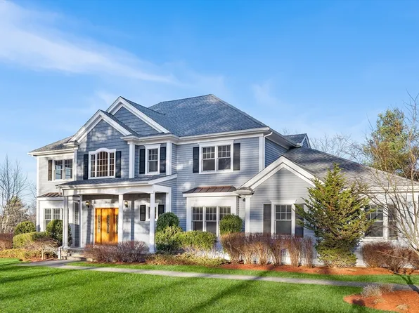 117 Nobscot Dr, Framingham, MA 01701