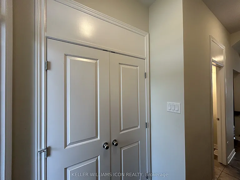 505 Manhattan Ct — Photo 5