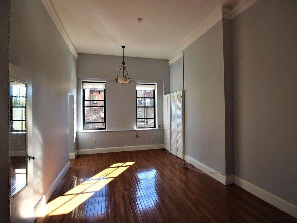 1st image of 88 Woodhull St APT 2