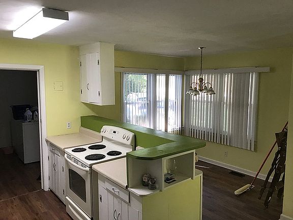 3rd image of 720 Patch Dr