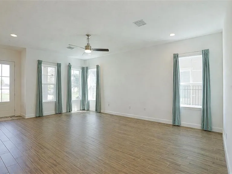 7038 Arnoldson St — Photo 5