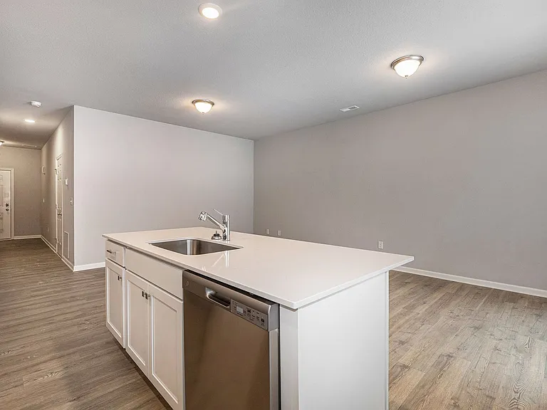 1302 Timber Hollow Ct — Photo 3