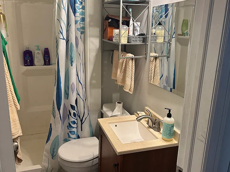 2620 N Wilton Ave #2 — Photo 7
