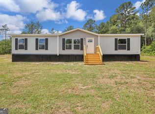 808 Smith Ln, Jesup, GA 31545
