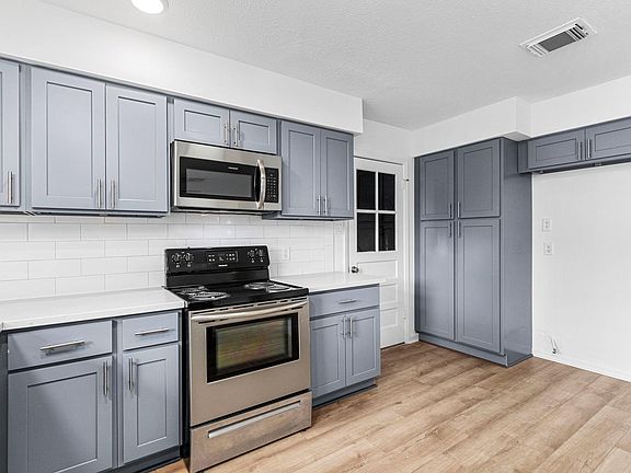 5th image of 107 Bledsoe St
