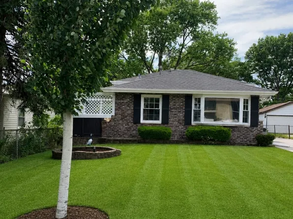 4936 Puffer Rd, Downers Grove, IL 60515