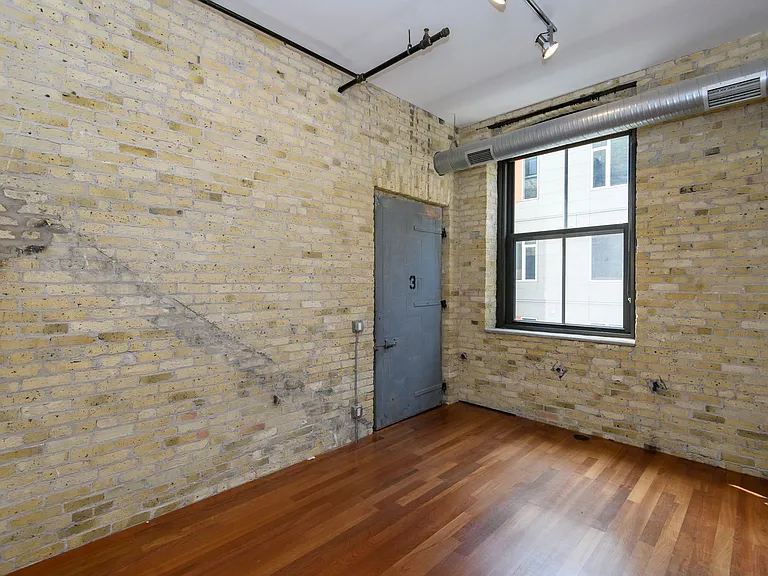 239 E Chicago St #307 — Photo 18