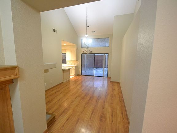 3rd image of 365 Pepperwood Ct