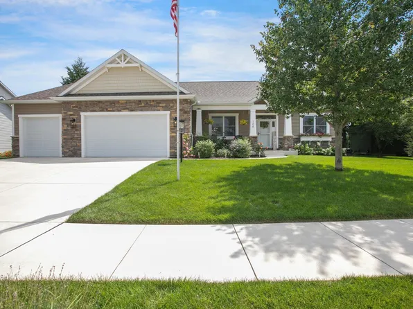 104 Lavender Ct, New Carlisle, IN 46552