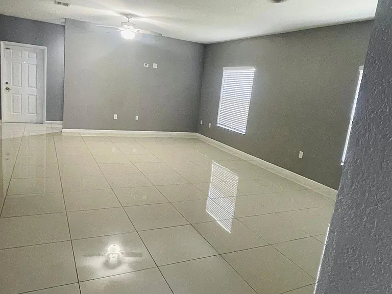 30354 SW 163rd Ct — Photo 2