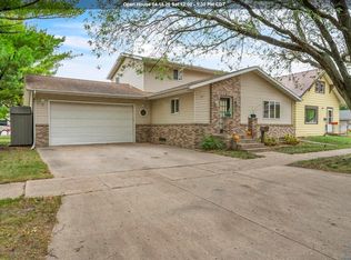 405 8th Ave, Sibley, IA 51249
