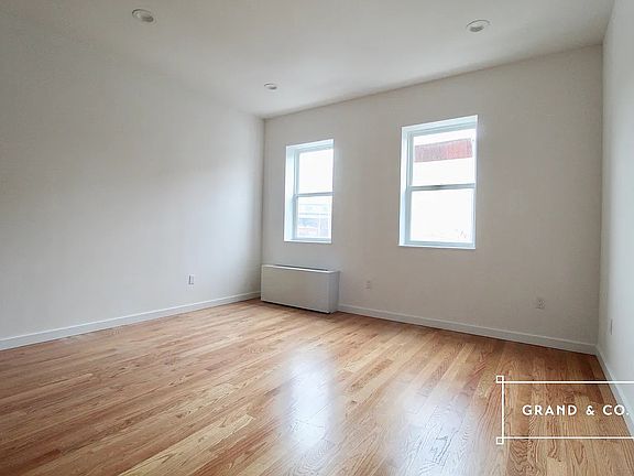 3rd image of 427 Knickerbocker Ave #1A