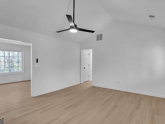 5th image of 110 Pye Ct