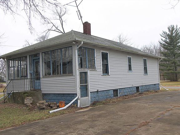 2nd image of 103 N Smith St