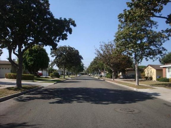2nd image of 5447 Canehill Ave