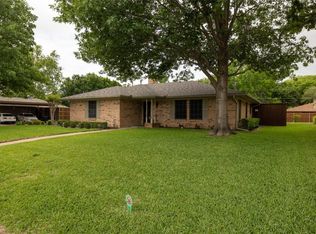2405 Ingleside Dr, Grand Prairie, TX 75050