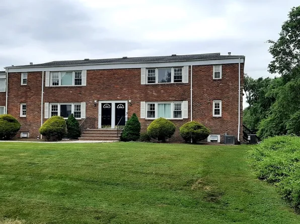 10 Stanford Dr APT 3A, Bridgewater, NJ 08807