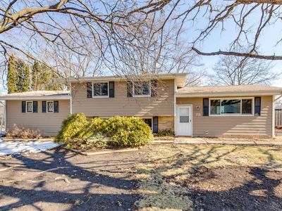 73 S Beck Rd, Lindenhurst, IL, 60046