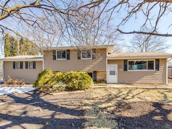 73 S Beck Rd, Lindenhurst, IL 60046