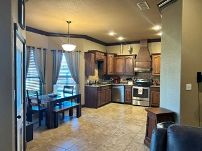7065 McLeod Dr — Photo 9