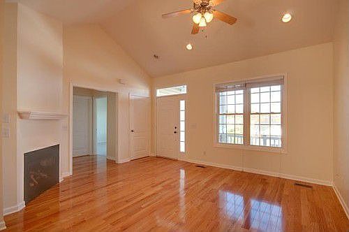 4th image of 2021 Willow Hill Dr