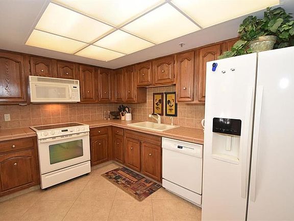 5th image of 7819 Lakeside Blvd APT 832