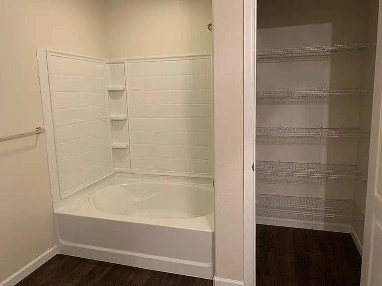 Master Bath & Linen Closet