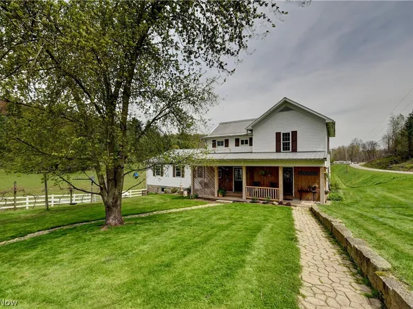 1071 Allgyer Rd SE, Gnadenhutten, OH 44629