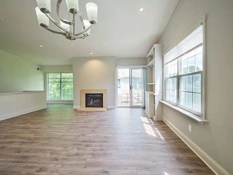 51 Meadow Ln — Photo 3
