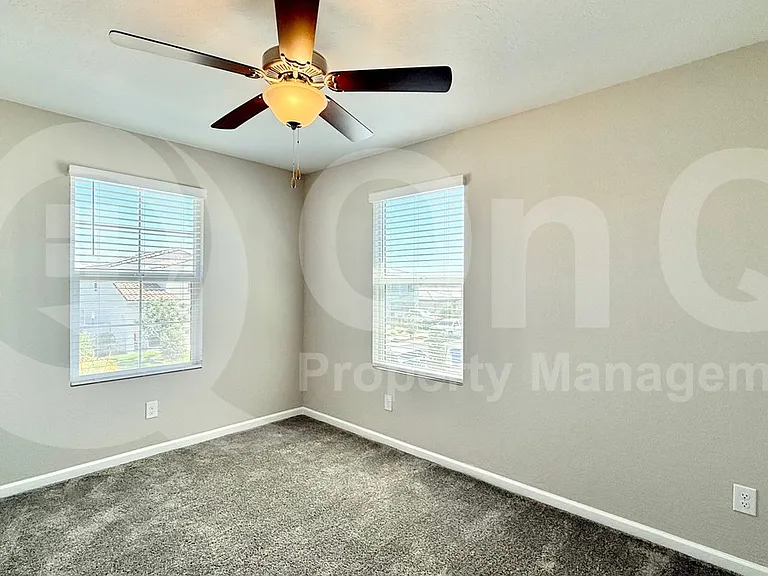 17381 W Daley Ln — Photo 11