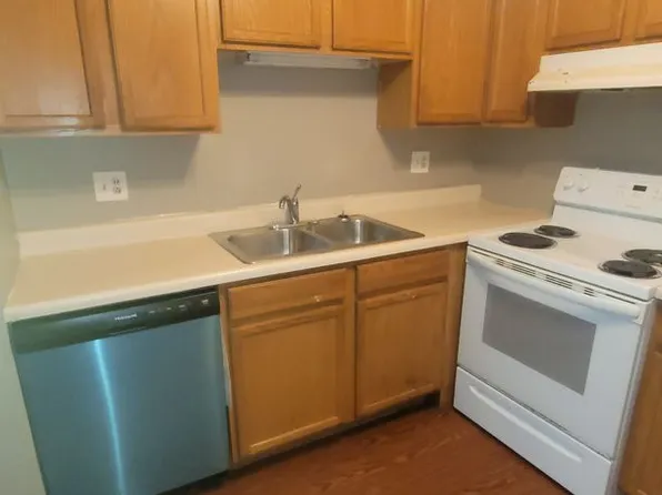 Country Glen, 2314 W Nichols Rd #A, Arlington Heights, IL 60004
