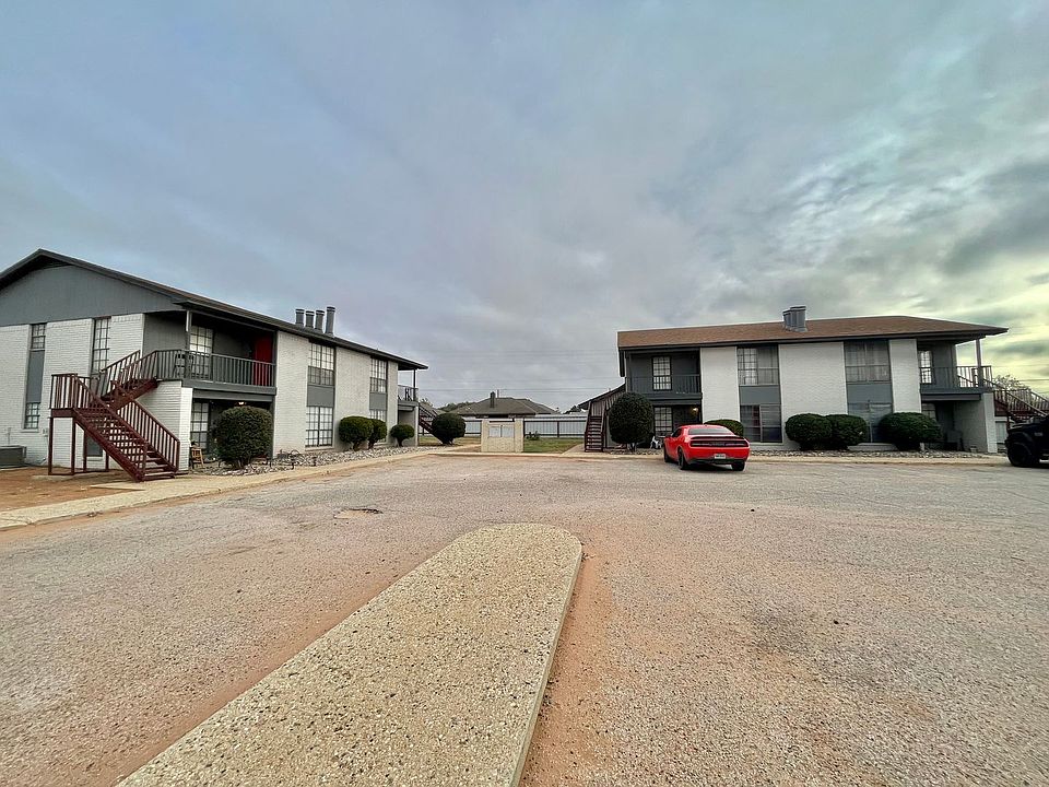 2nd image of 1414 NE 7th St #52