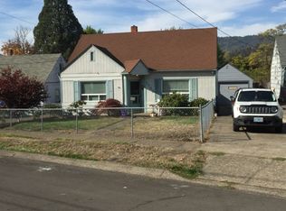 1722 SE Hamilton St, Roseburg, OR 97470