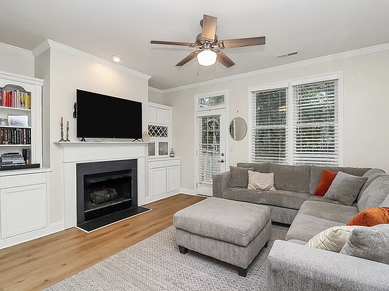 1532 Cleveland Ave — Photo 9
