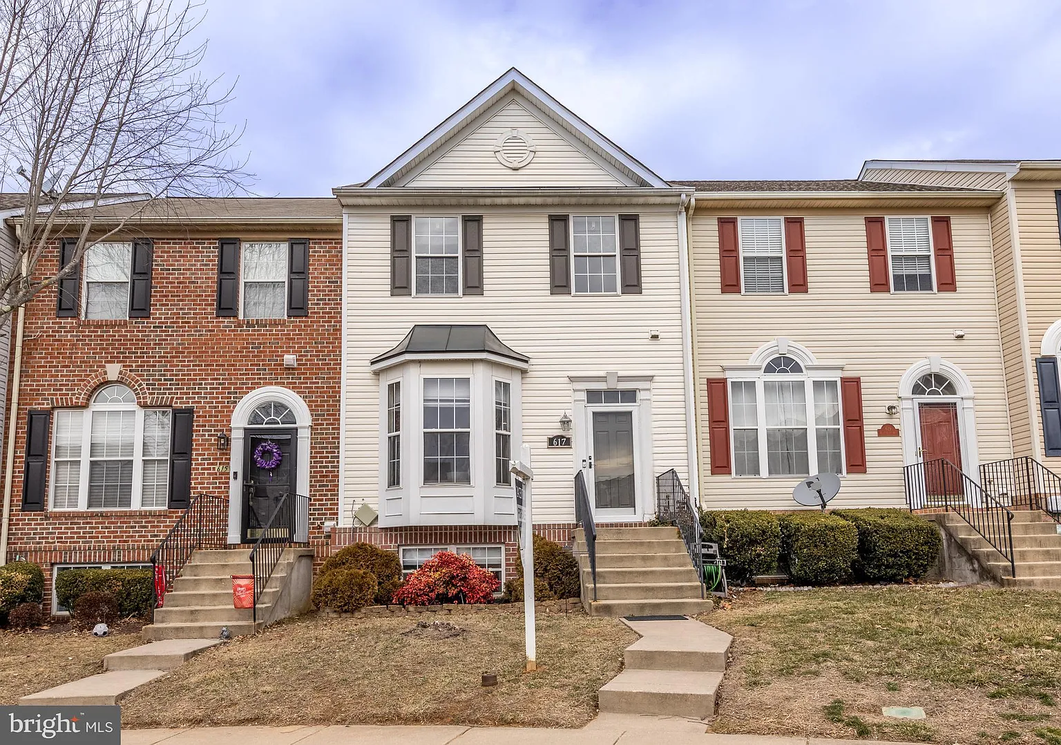 617 Kirkcaldy Way photo 1