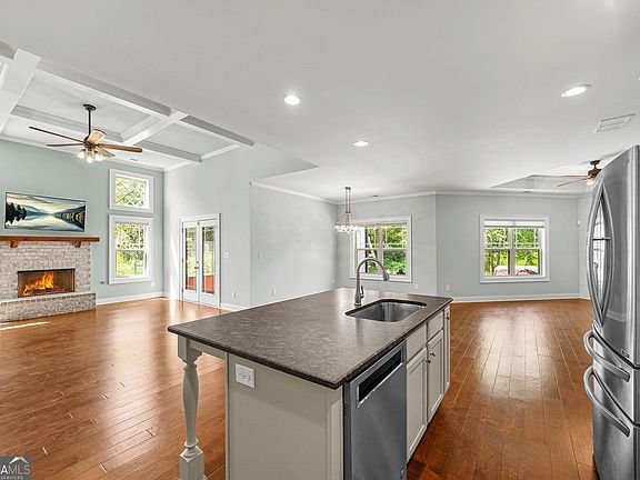 2nd image of 775 Vaughn Rd