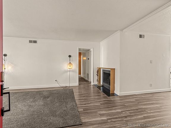 4th image of 4428 E 68th St Unit 484
