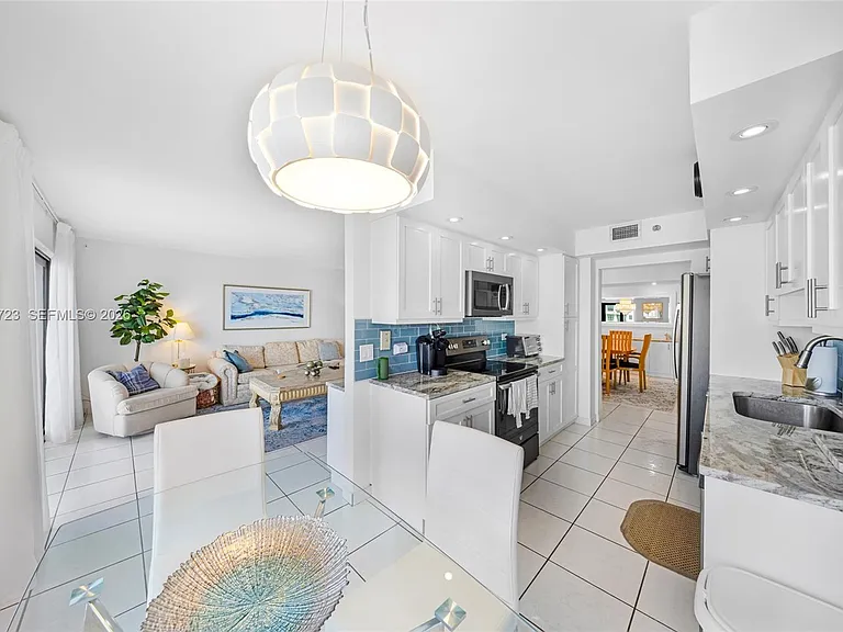 1201 S Ocean Dr #1903S — Photo 11