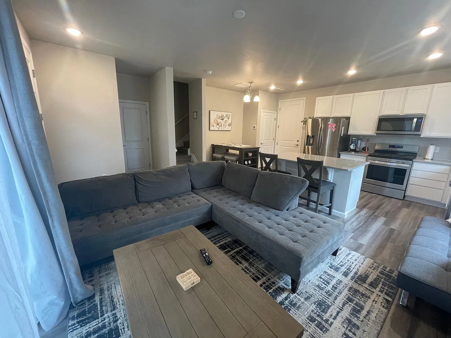 1330 Hoyt St — Photo 1