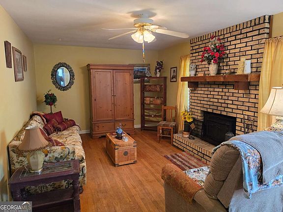 4th image of 4107 Belvedere Dr