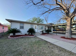 210 E Rodriguez St, Del Rio, TX 78840