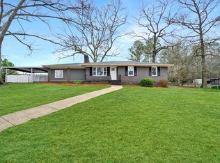 101 Valley Rd, Greenwood, SC 29646