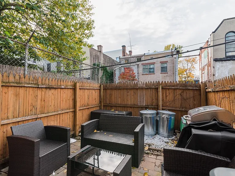 742 S Chadwick St — Photo 12