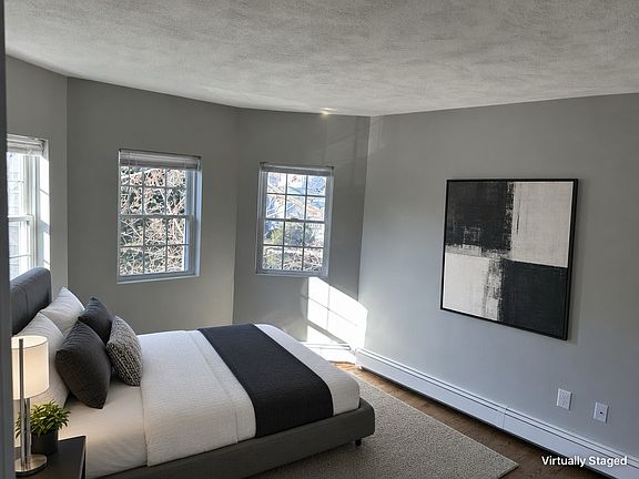 3rd image of 18 Ashcroft St APT 301