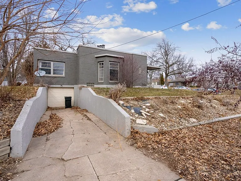 603 W 18th St — Photo 2