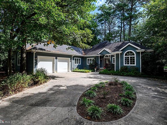 2nd image of 104 Kings Creek Cir